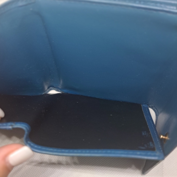 --SOLD-- Louis Vuitton compact refurbished LV Wallet - Picture 10 of 11